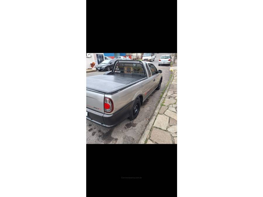 VOLKSWAGEN - SAVEIRO - 2005/2006 - Prata - R$ 32.000,00