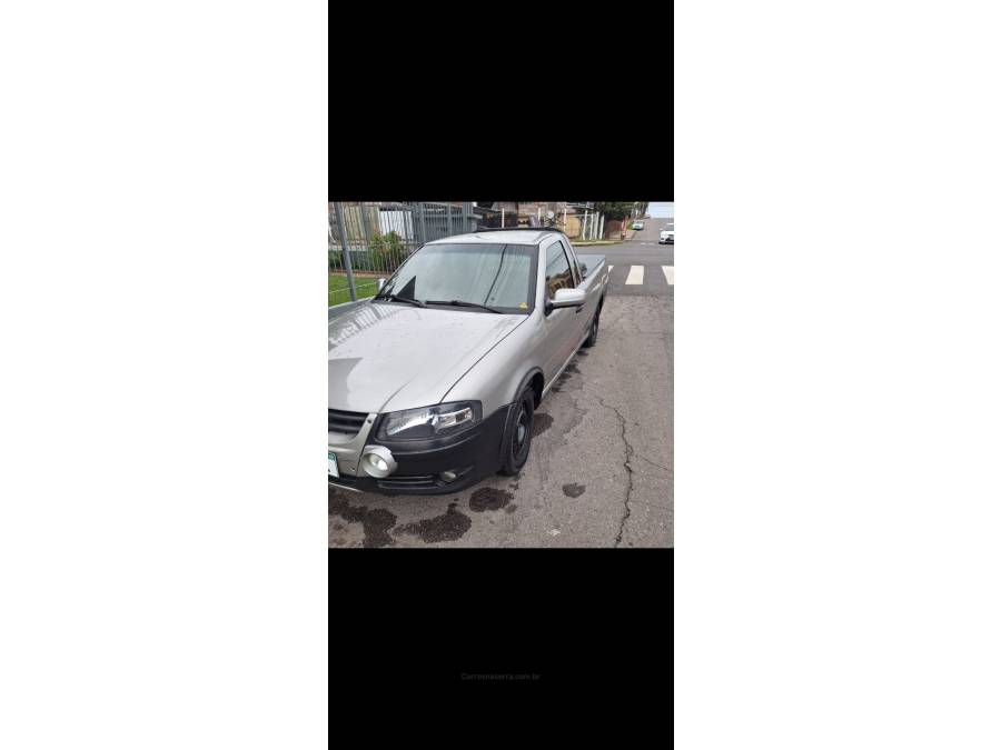 VOLKSWAGEN - SAVEIRO - 2005/2006 - Prata - R$ 32.000,00
