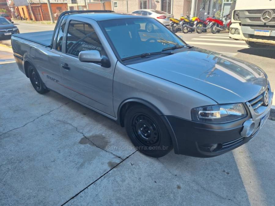 VOLKSWAGEN - SAVEIRO - 2005/2006 - Prata - R$ 32.000,00