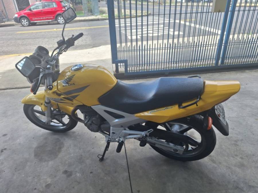 HONDA - CB TWISTER - 2008/2008 - Amarela - R$ 9.500,00