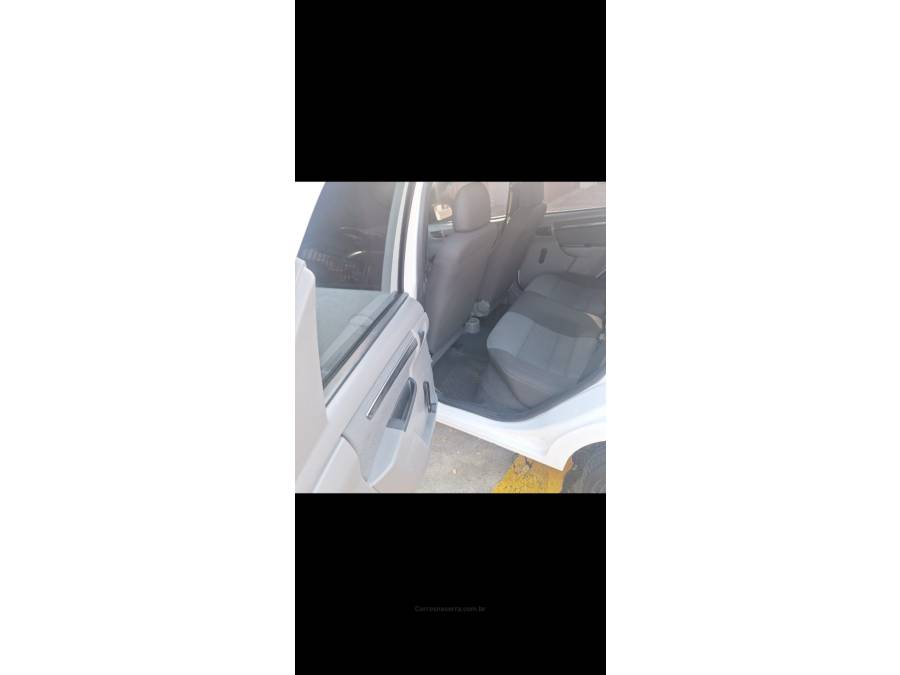 CHEVROLET - PRISMA - 2012/2012 - Branca - R$ 29.000,00