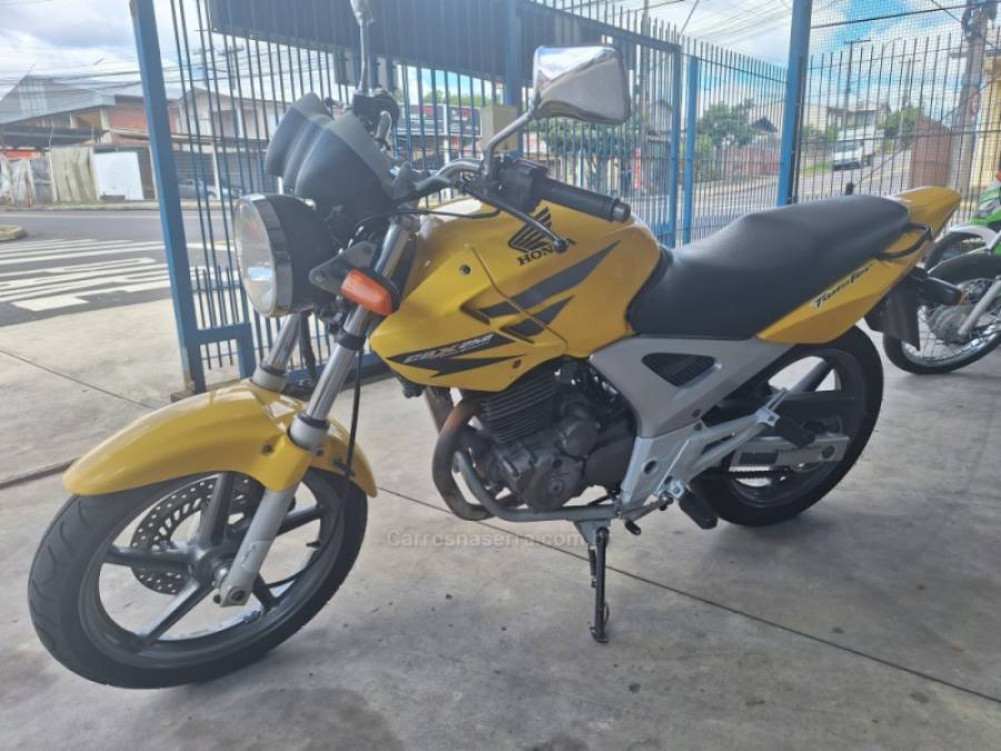 HONDA - CB TWISTER - 2008/2008 - Amarela - R$ 9.500,00