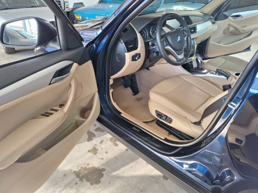 BMW - X1 - 2015/2015 - Azul - R$ 92.000,00