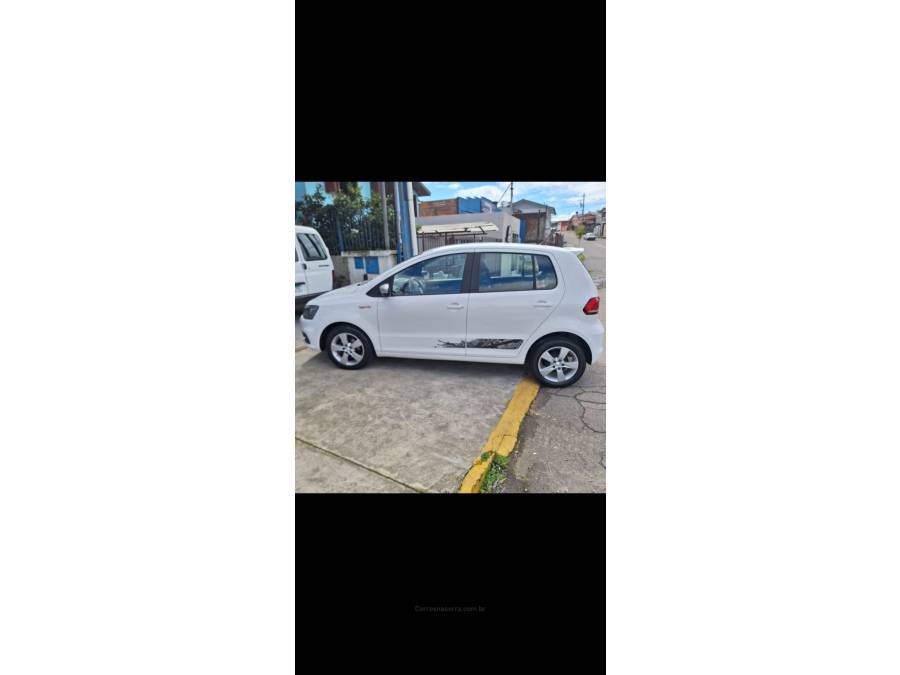 VOLKSWAGEN - FOX - 2016/2016 - Branca - R$ 47.900,00