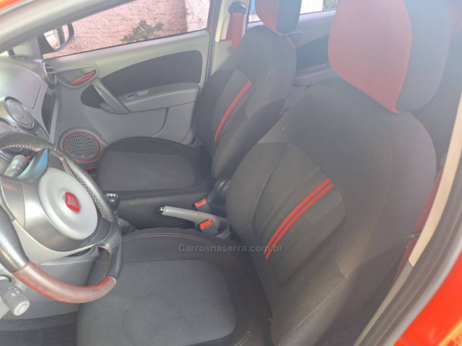 FIAT - PALIO - 2014/2014 - Vermelha - R$ 40.990,00